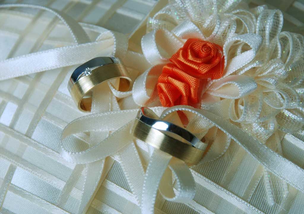 Personalize Your Traditional Anniversary Gifts Without Losing the Charm