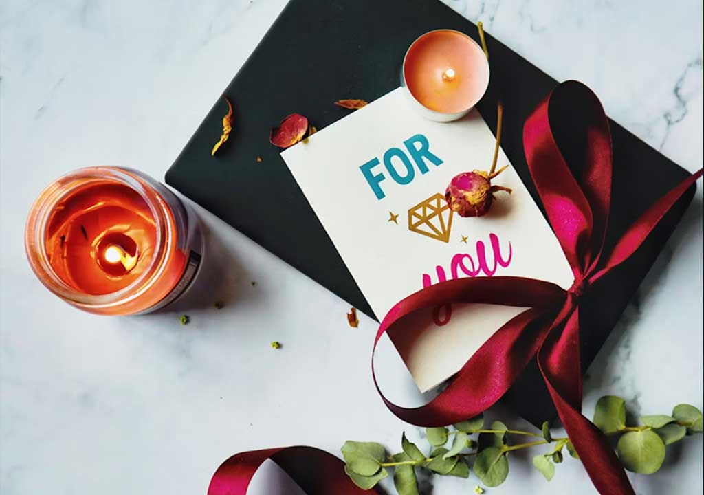 Minimalist Luxury: Sleek Modern Anniversary Gift Ideas for Any Couple