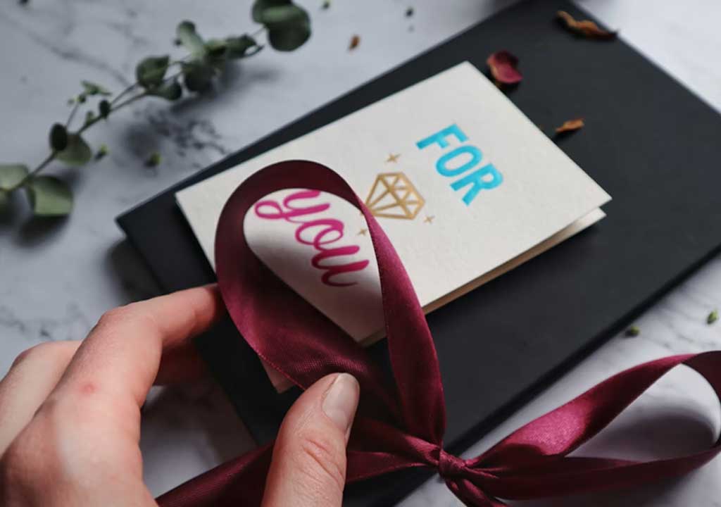 Timeless Traditional Gifts to Celebrate Your Anniversary