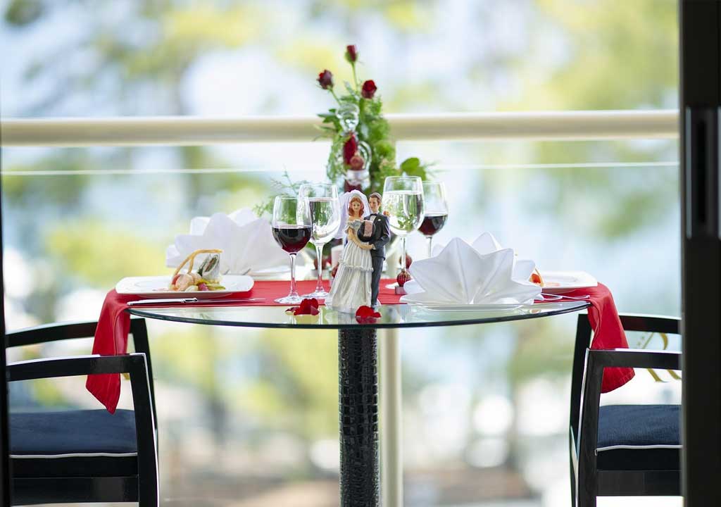 Modern Milestone Anniversary Gift Ideas for a Fresh Twist